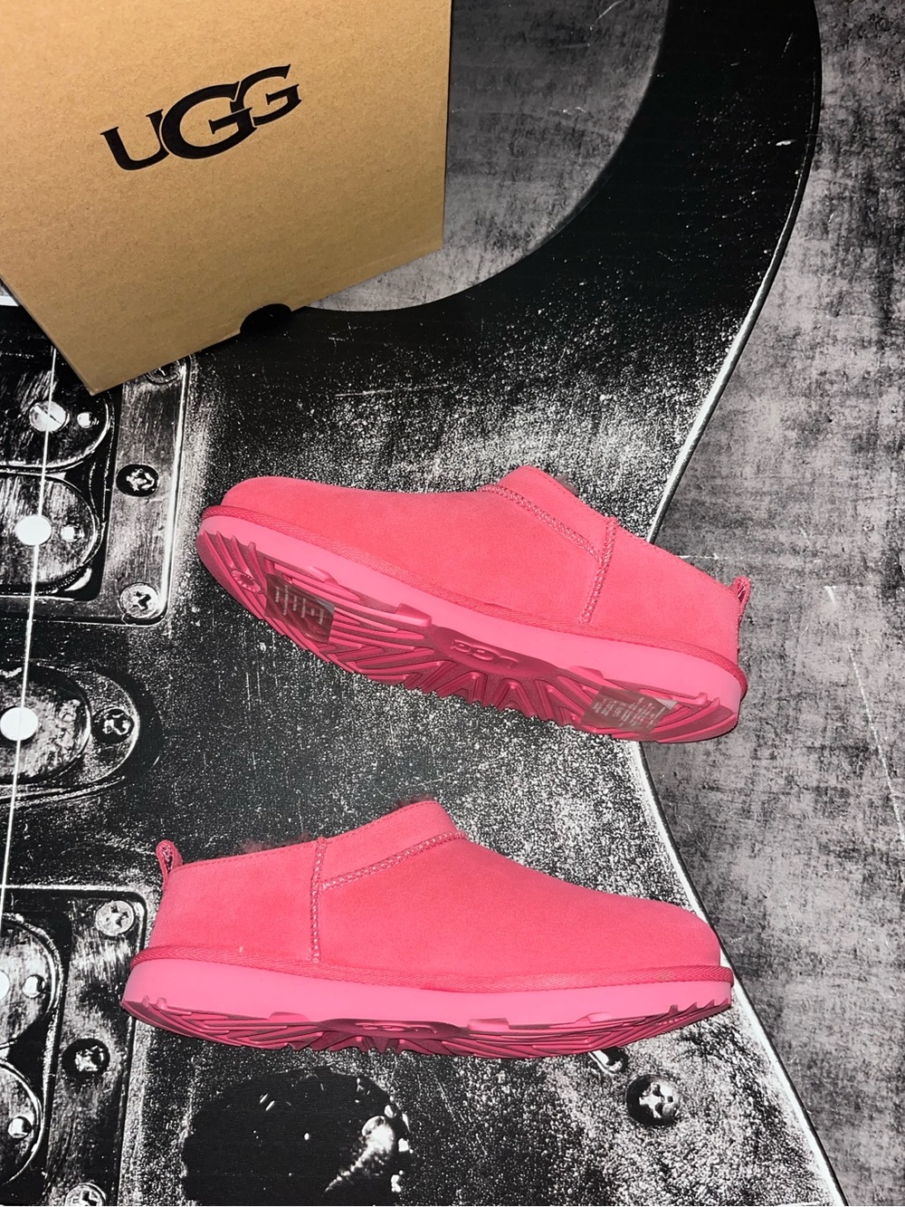 NIB UGG Classic Micro - Picture 12 of 14